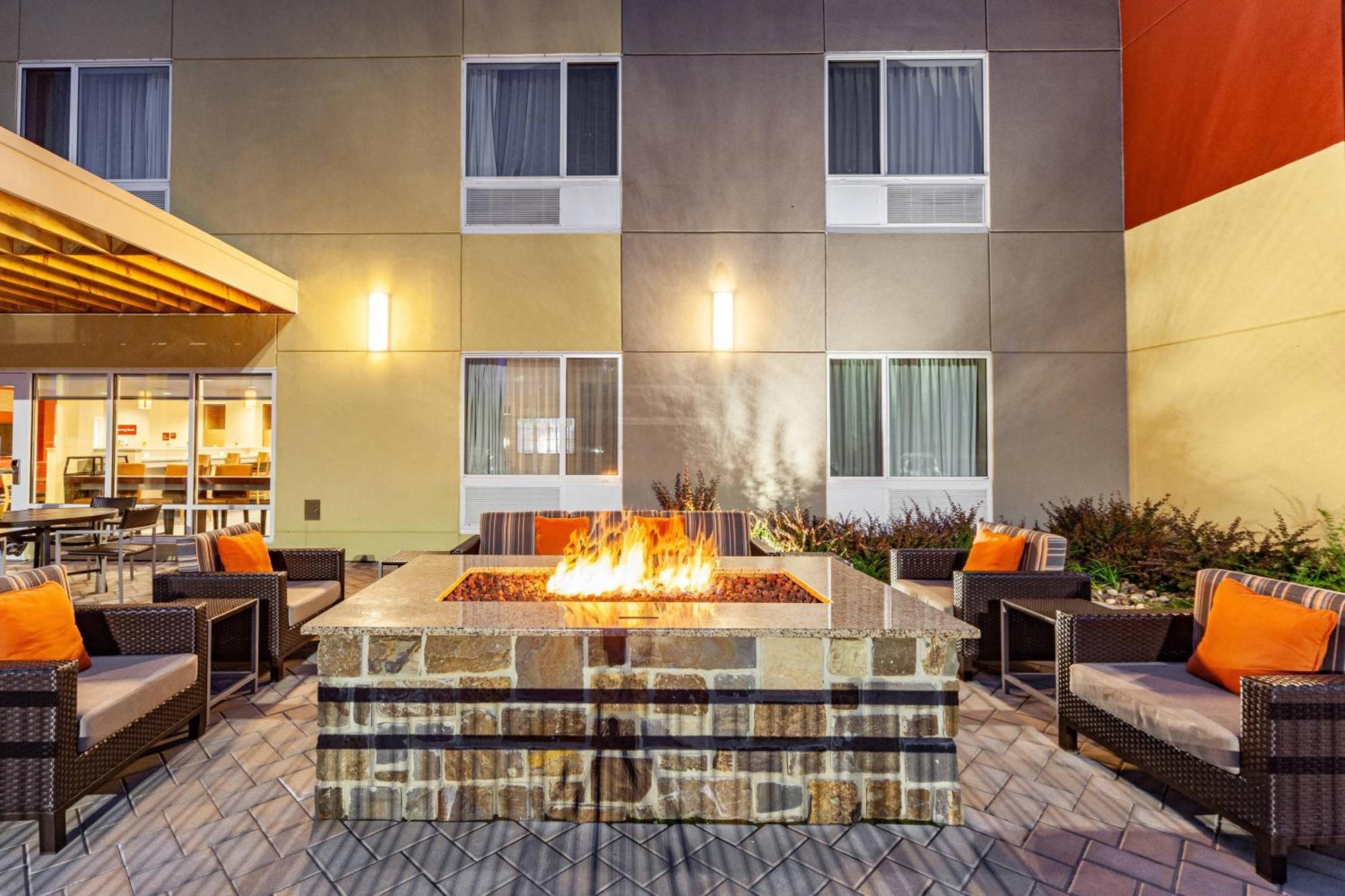 Towneplace Suites By Marriott Front Royal Exterior foto